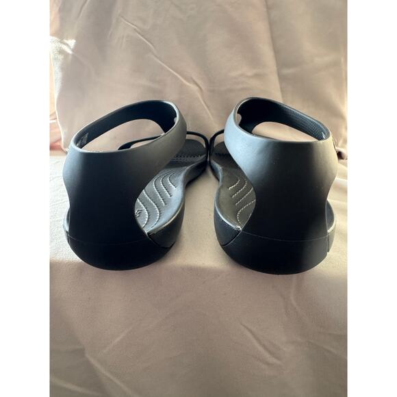 Crocs Black Isabella Strappy Sandals Women’s Size 7 Lightweight Comfort - Picture 6 of 8